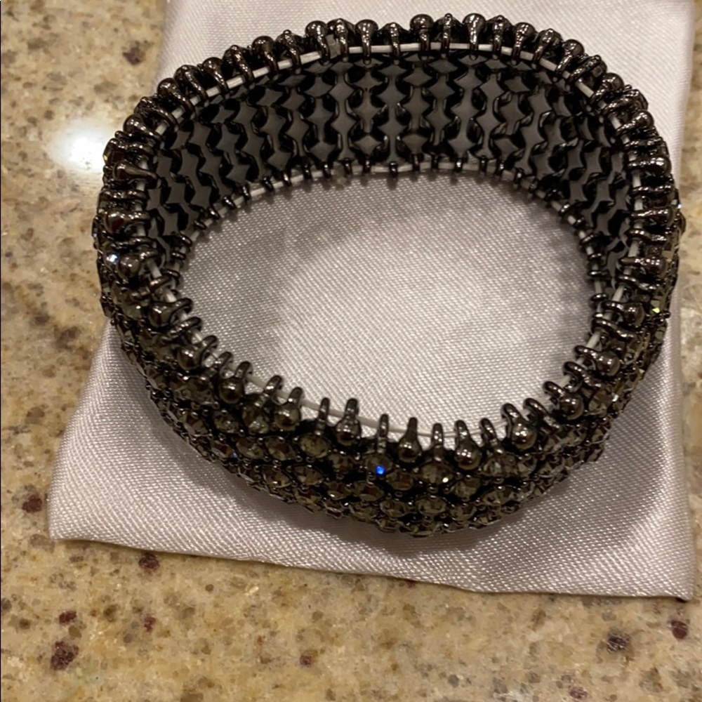 Cuff black crystal expansion bracelet - Picture 3 of 3